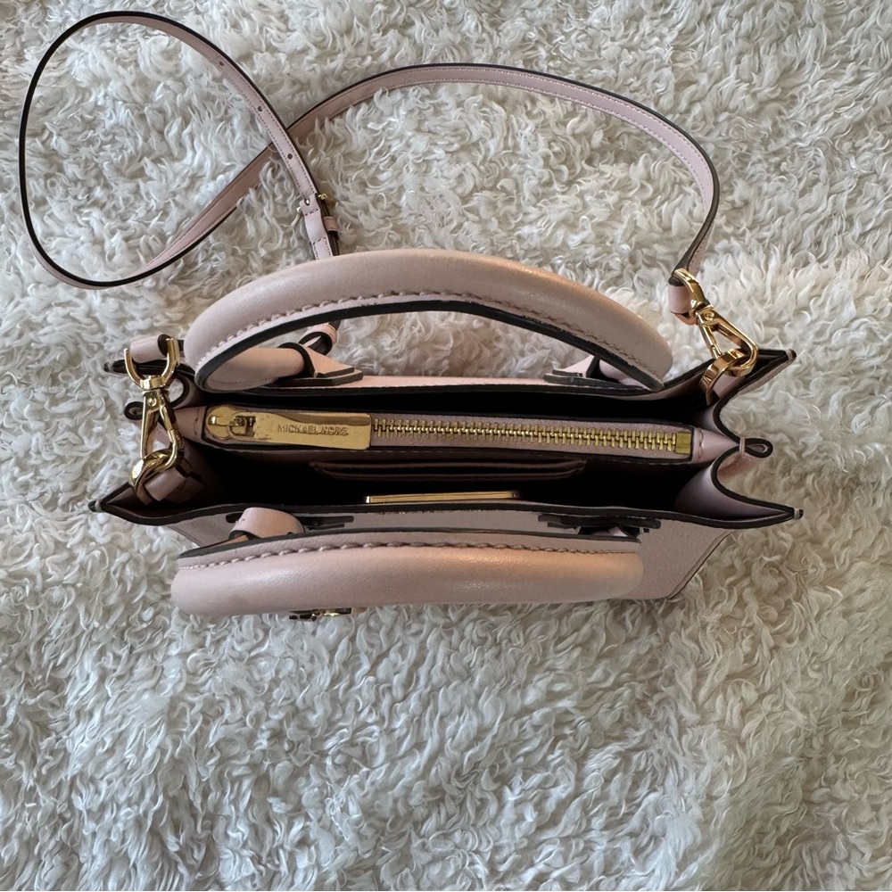 Michael Kors Mercer Medium Pebble Leather Messenger Crossbody Bag Powder Blush - Picture 4 of 15